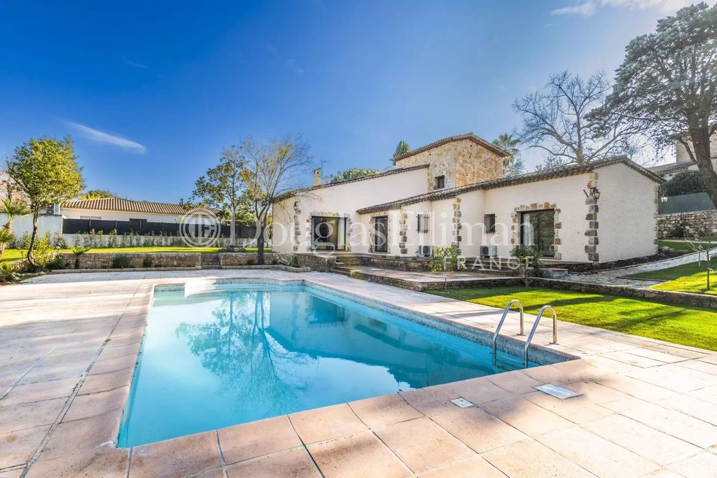 Property photo 2 of 10