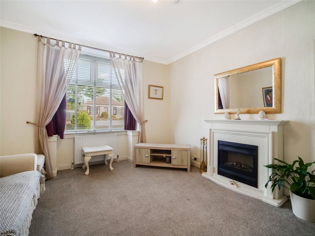 Property photo 3 of 19 Picture No. 04