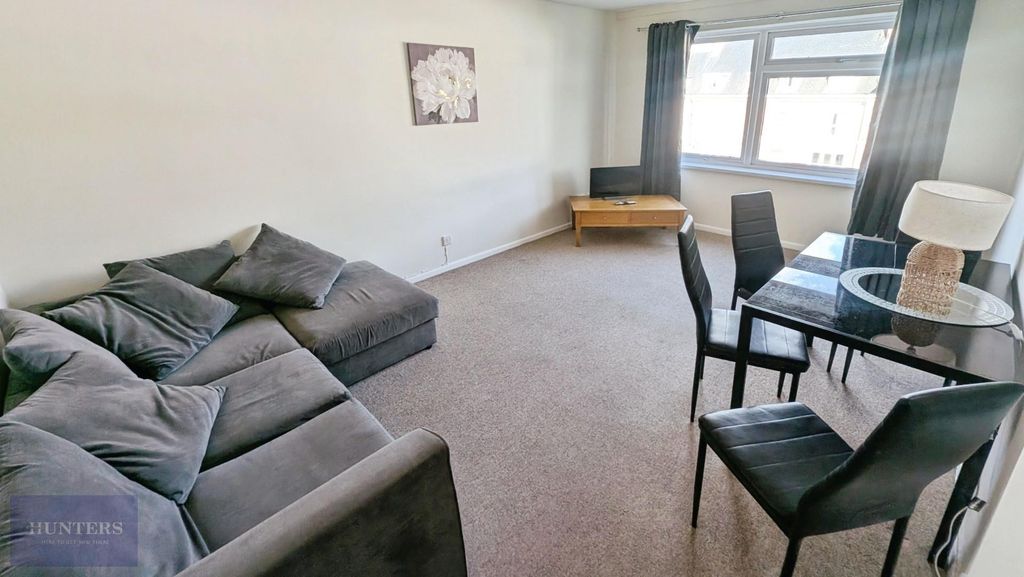 Property photo 2 of 7 8c880Ea2-1000040166.Jpg