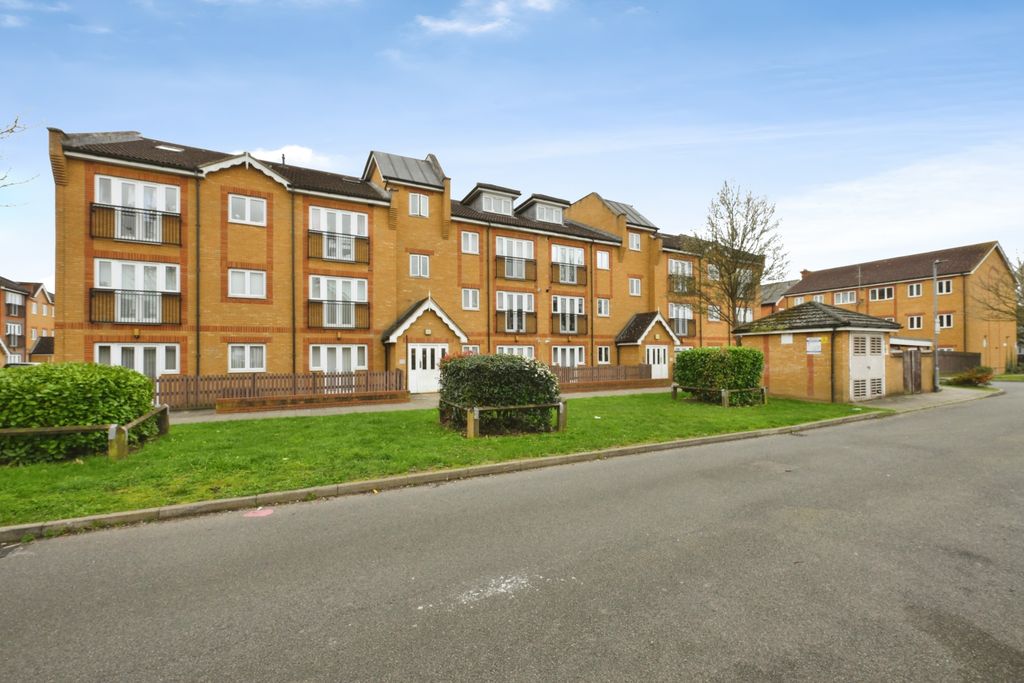 Property photo 1 of 17