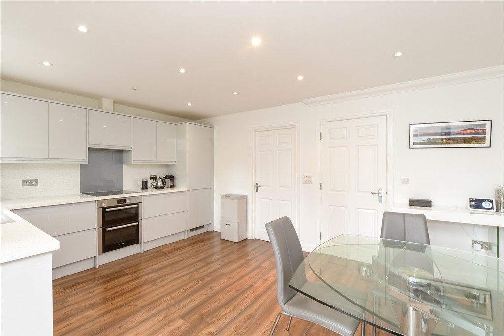 Property photo 2 of 22 Kitchen/Dining Room