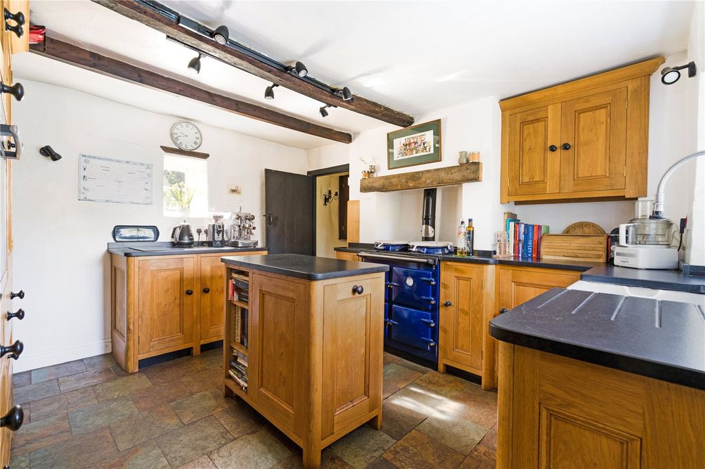Property photo 3 of 14 Kitchen