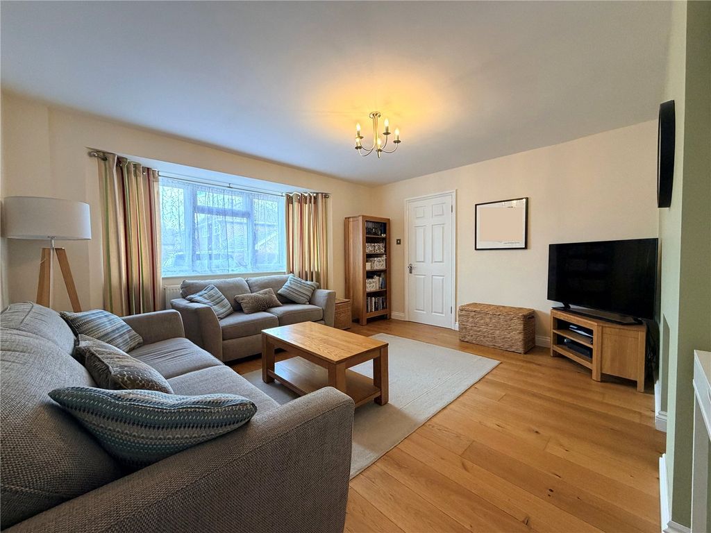 Property photo 3 of 11 Picture No. 18