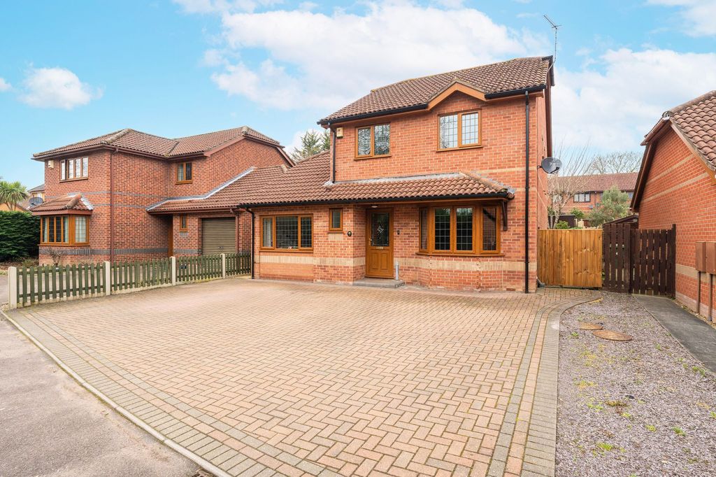 Property photo 1 of 28