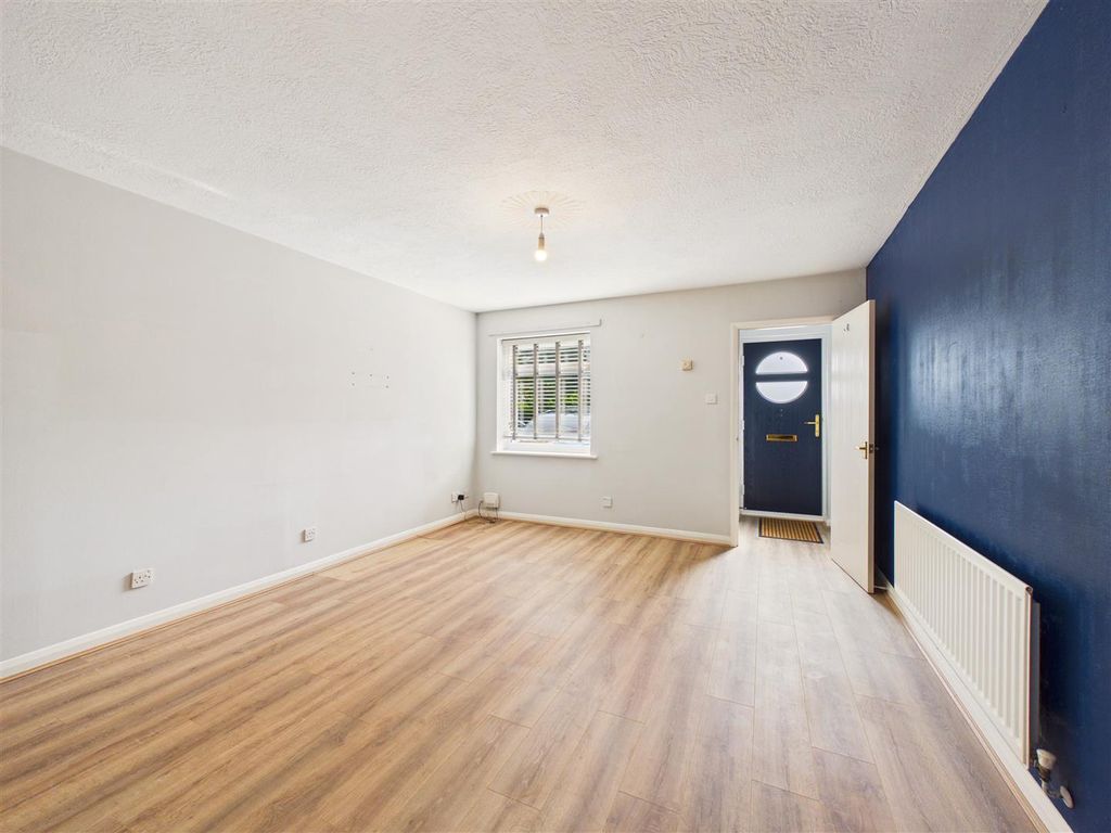 Property photo 2 of 9 Cam05193G0-Pr0156-Still004.Jpg