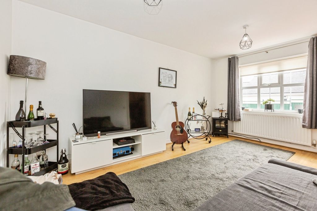 Property photo 3 of 16 Photo