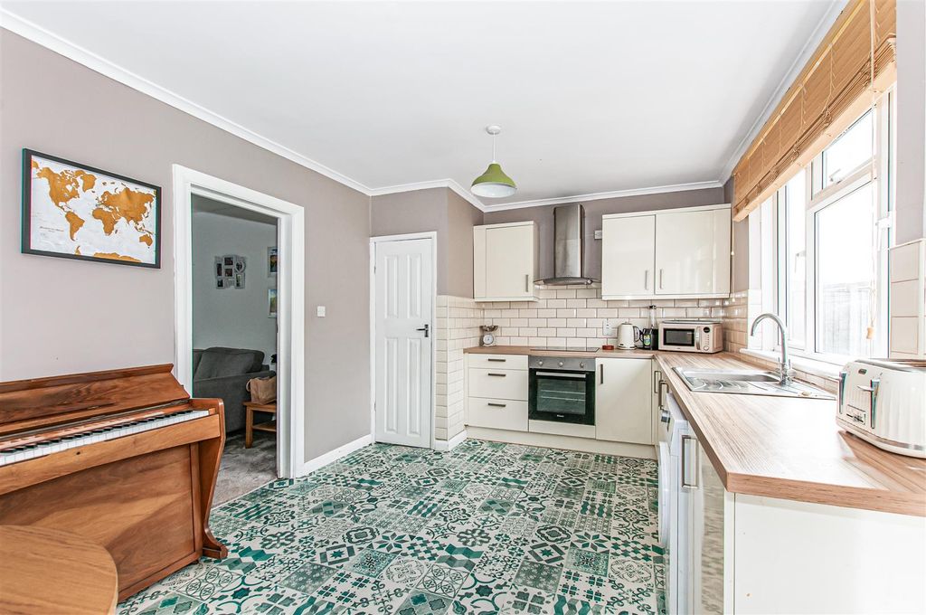 Property photo 3 of 11 3