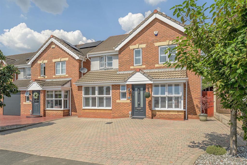 Property photo 1 of 36