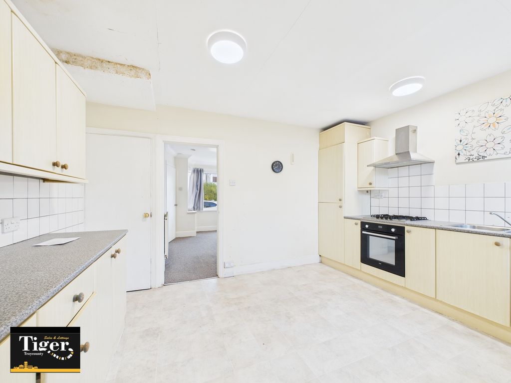 Property photo 3 of 17 Cam03440G0-Pr0497-Still007