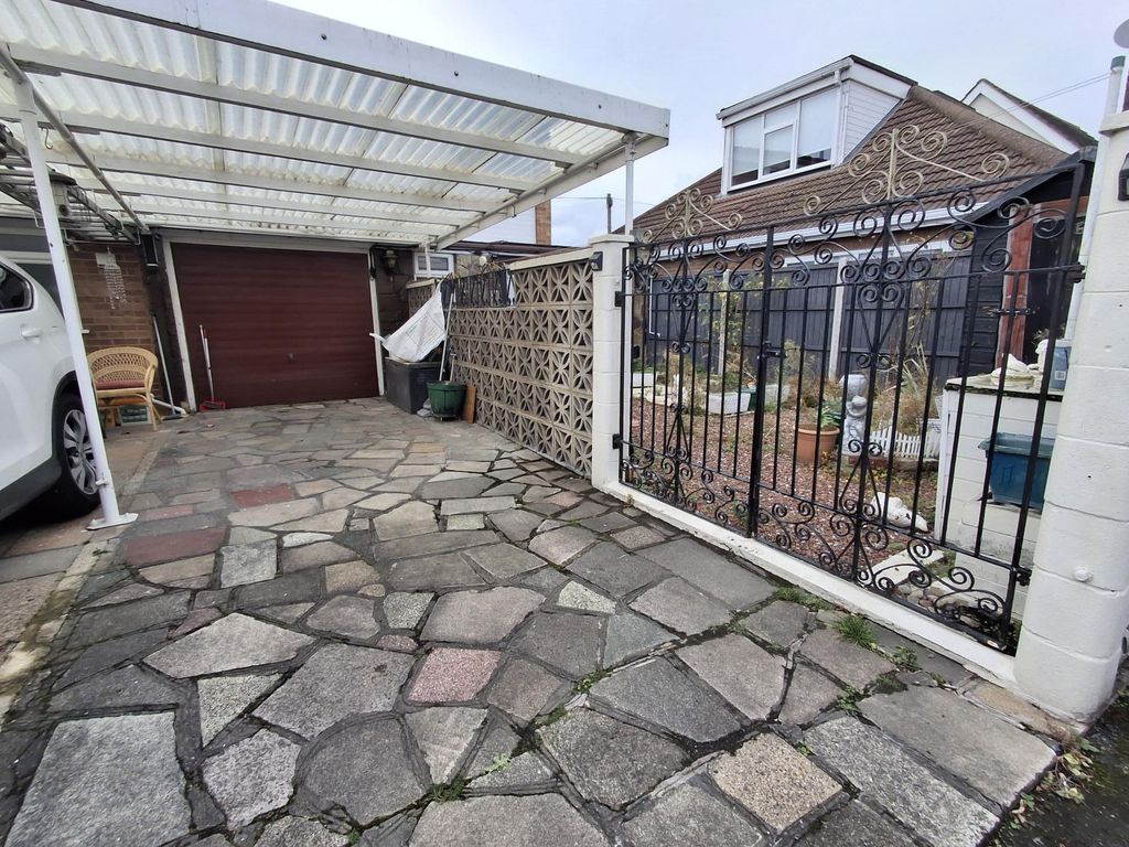 Property photo 3 of 12 Gallery