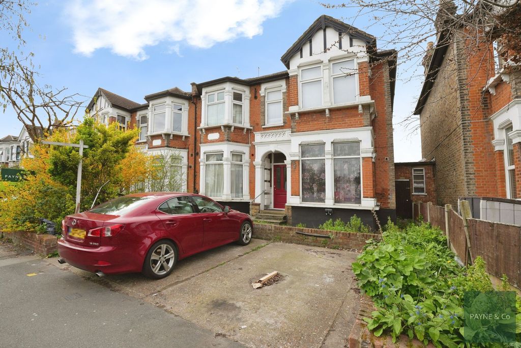 Property photo 1 of 11