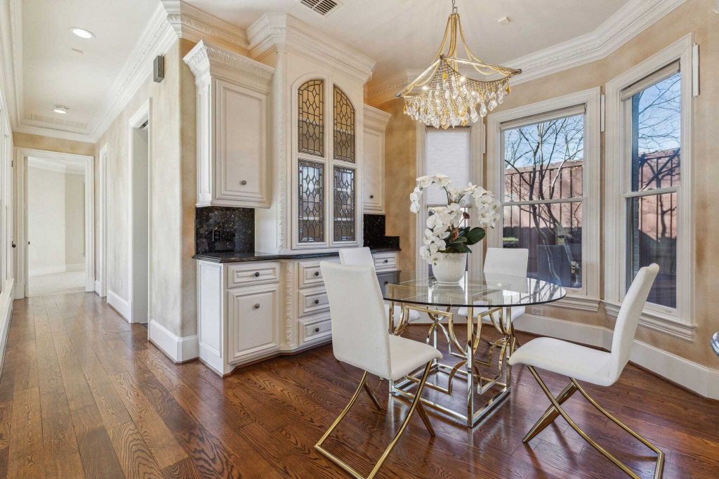 Property photo 1 of 31