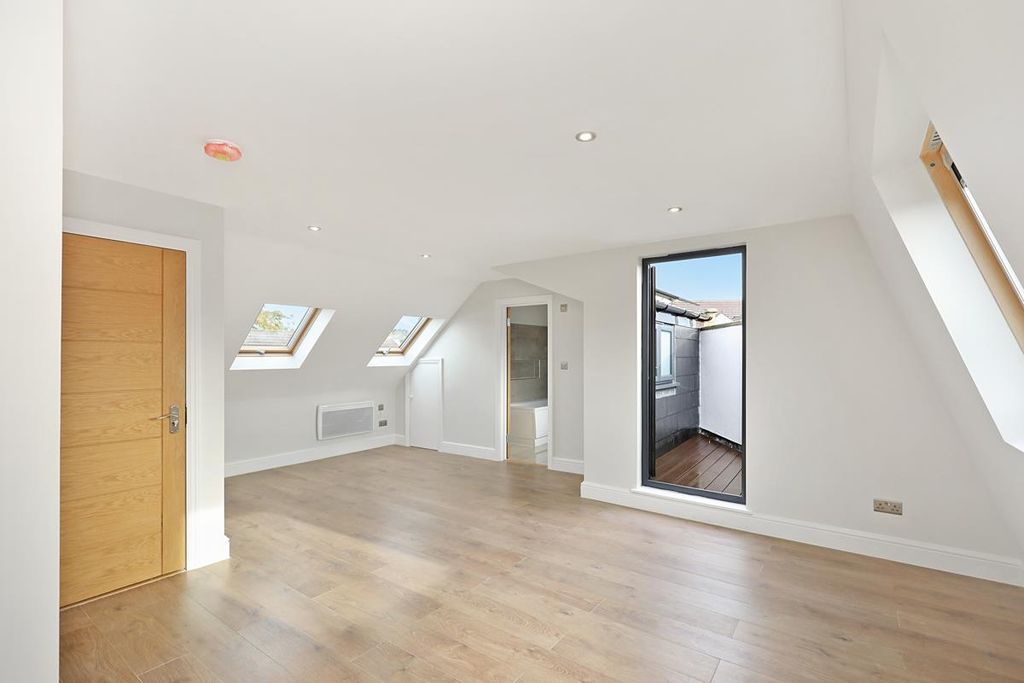 Property photo 3 of 10 5A1A9934.Jpg