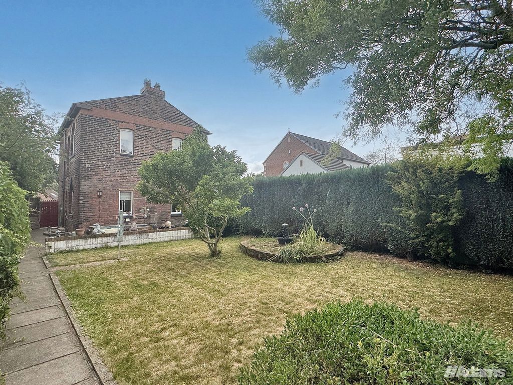 Property photo 2 of 26