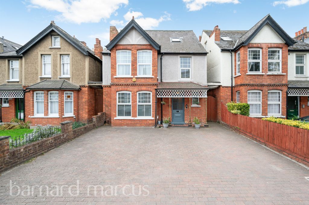 Property photo 1 of 18