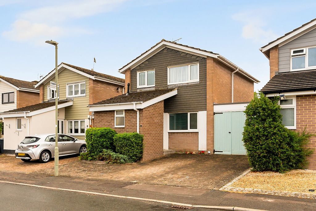 Property photo 1 of 11