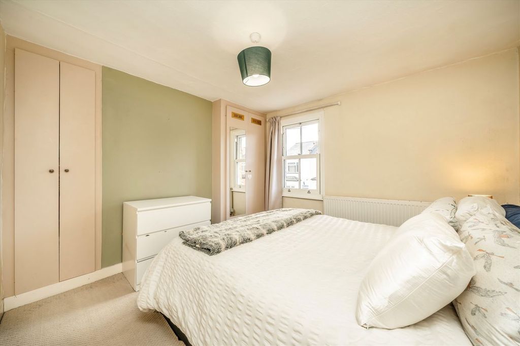 Property photo 3 of 5