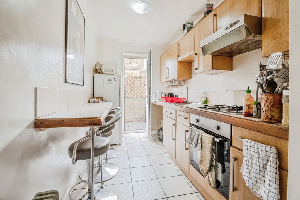 Property photo 3 of 15 Kitchen