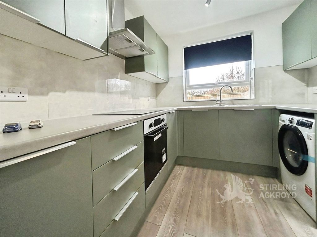 Property photo 3 of 15 Kitchen