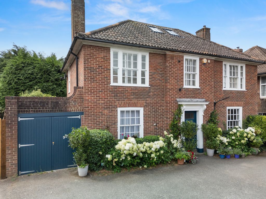 Property photo 1 of 30