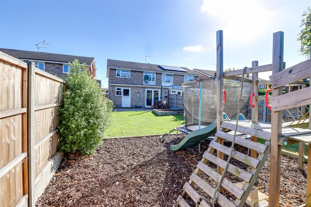 Property photo 2 of 30