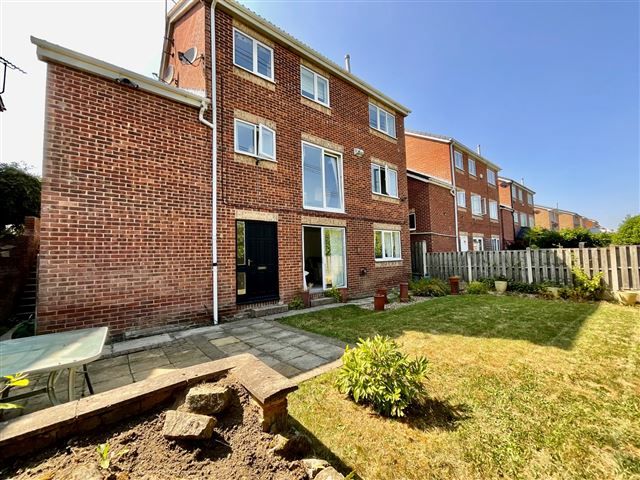 Property photo 1 of 21 Rear Garden