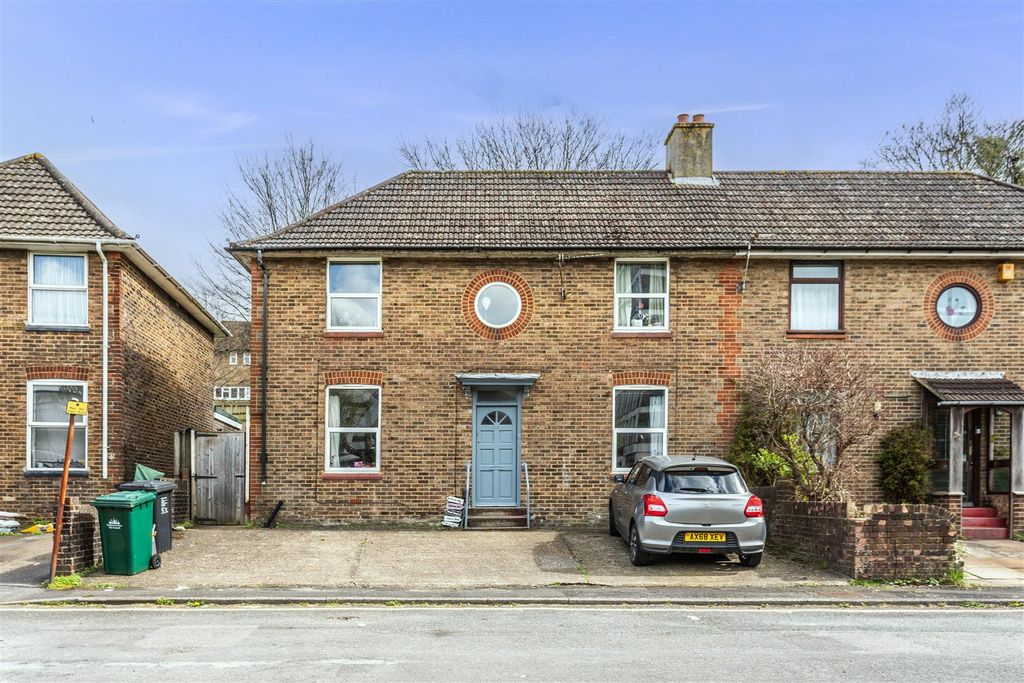 Property photo 1 of 18 Front