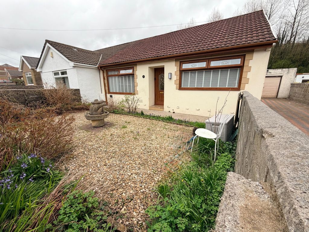 Property photo 2 of 30