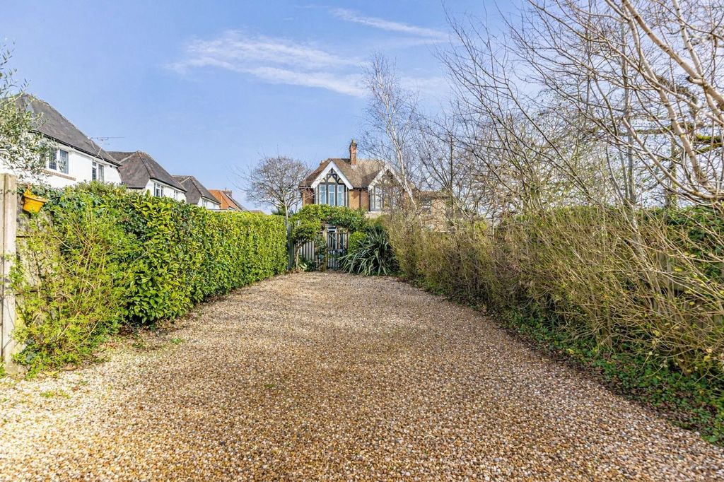 Property photo 2 of 35