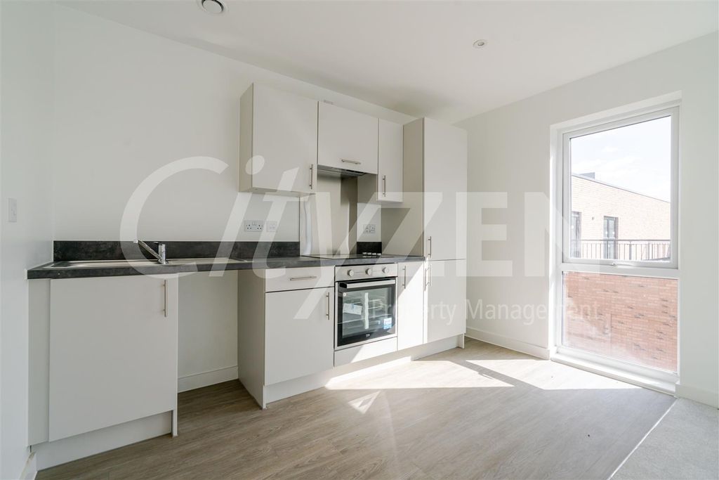 Property photo 3 of 15 Kitchen