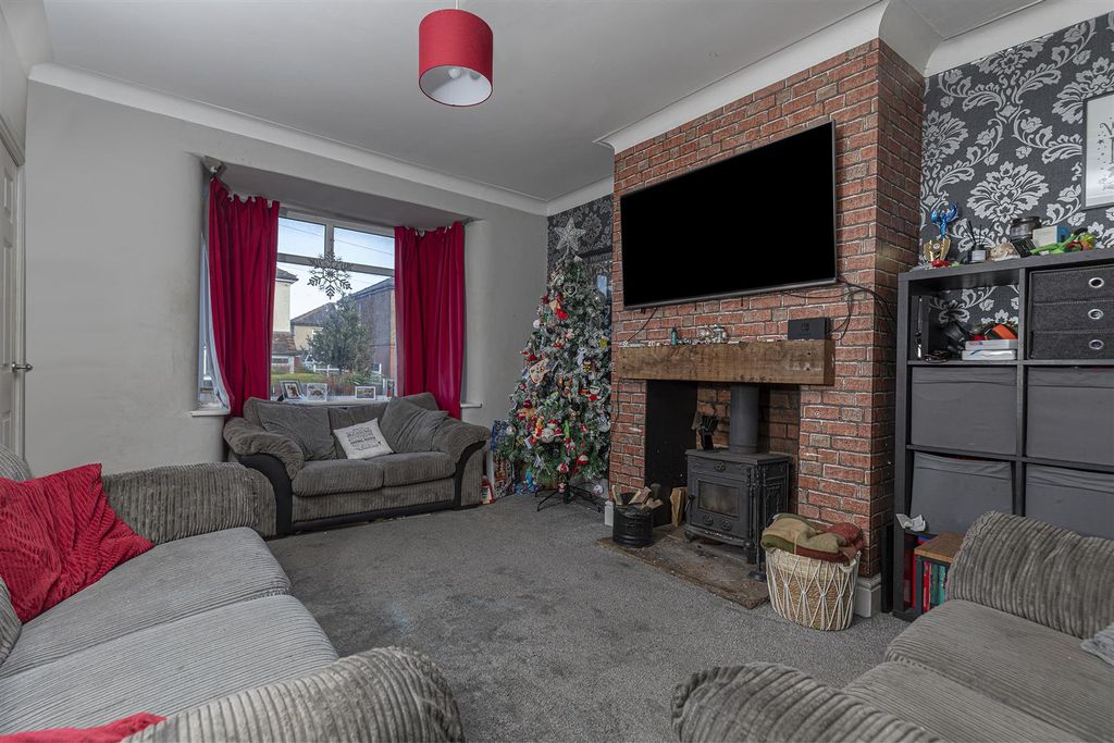 Property photo 3 of 23 Living Room