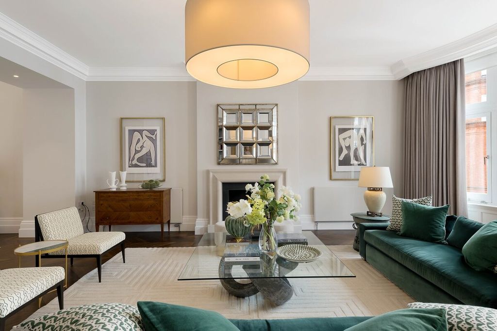 Property photo 2 of 14 Herbert Crescent