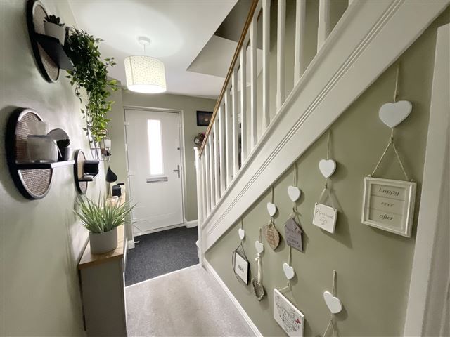 Property photo 3 of 21 Hallway