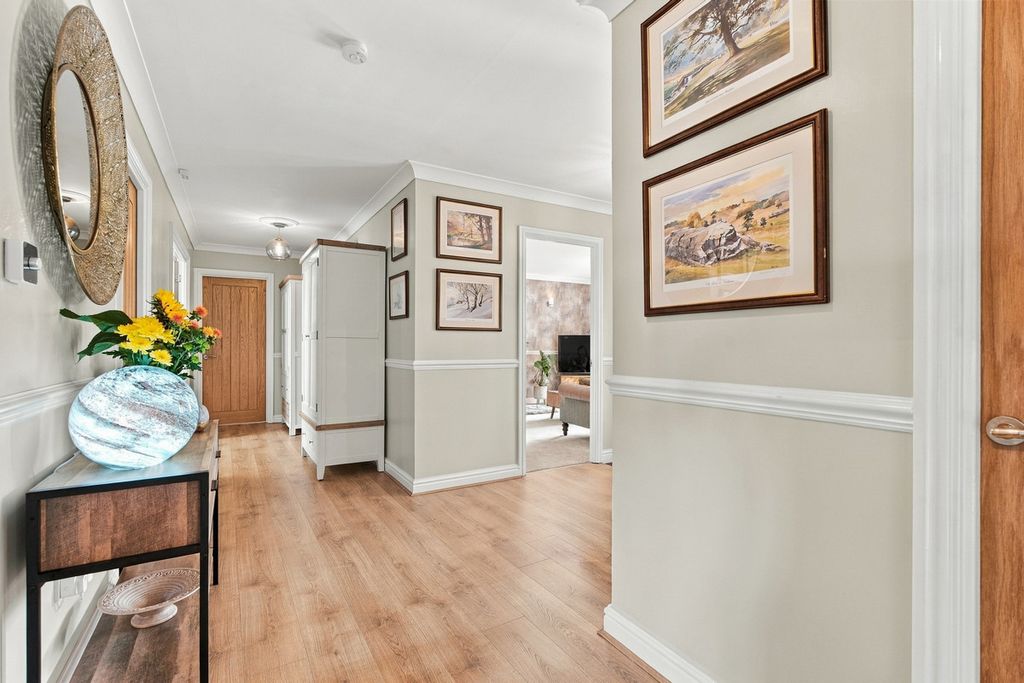 Property photo 2 of 46