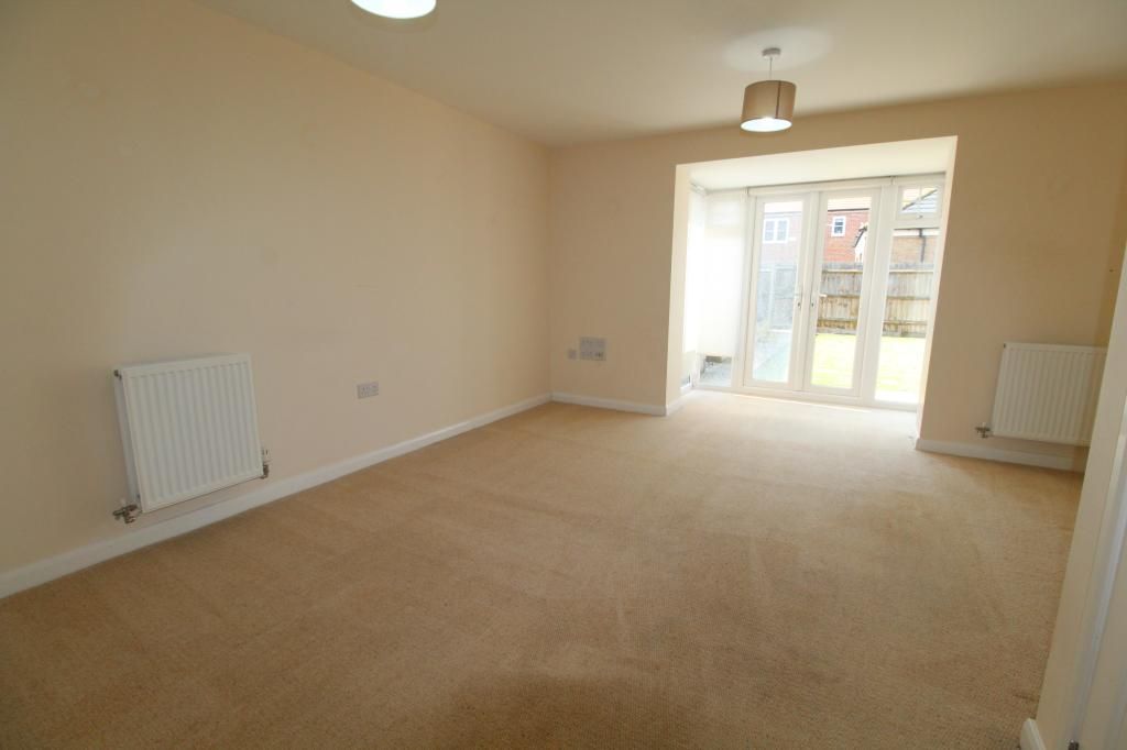 Property photo 3 of 9 Photo 4