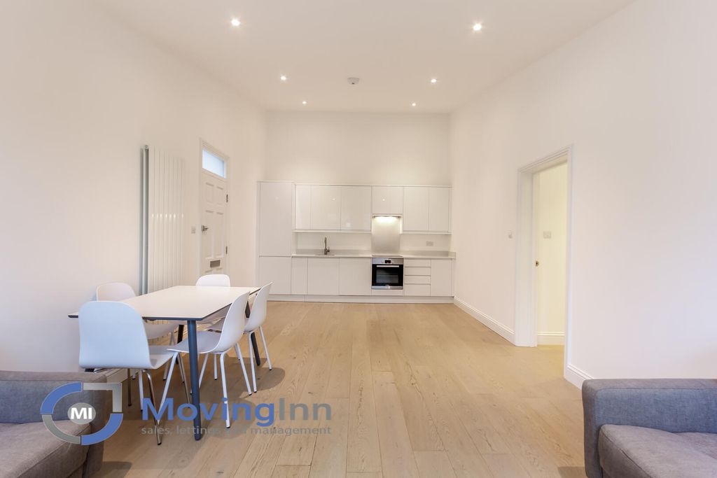 Property photo 1 of 11 Kitchen