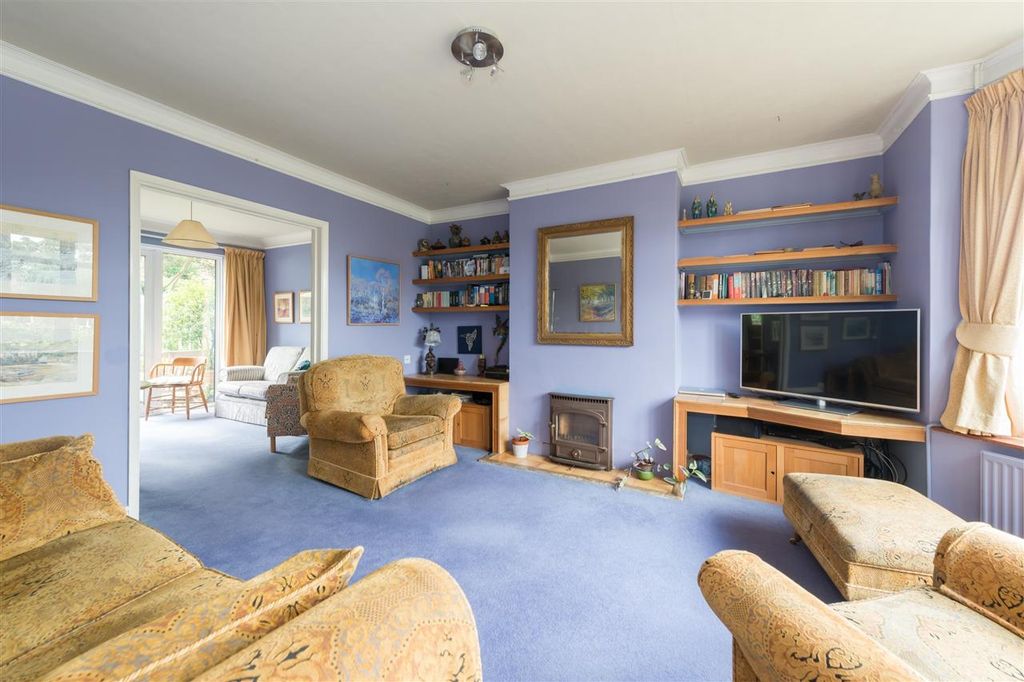 Property photo 3 of 31