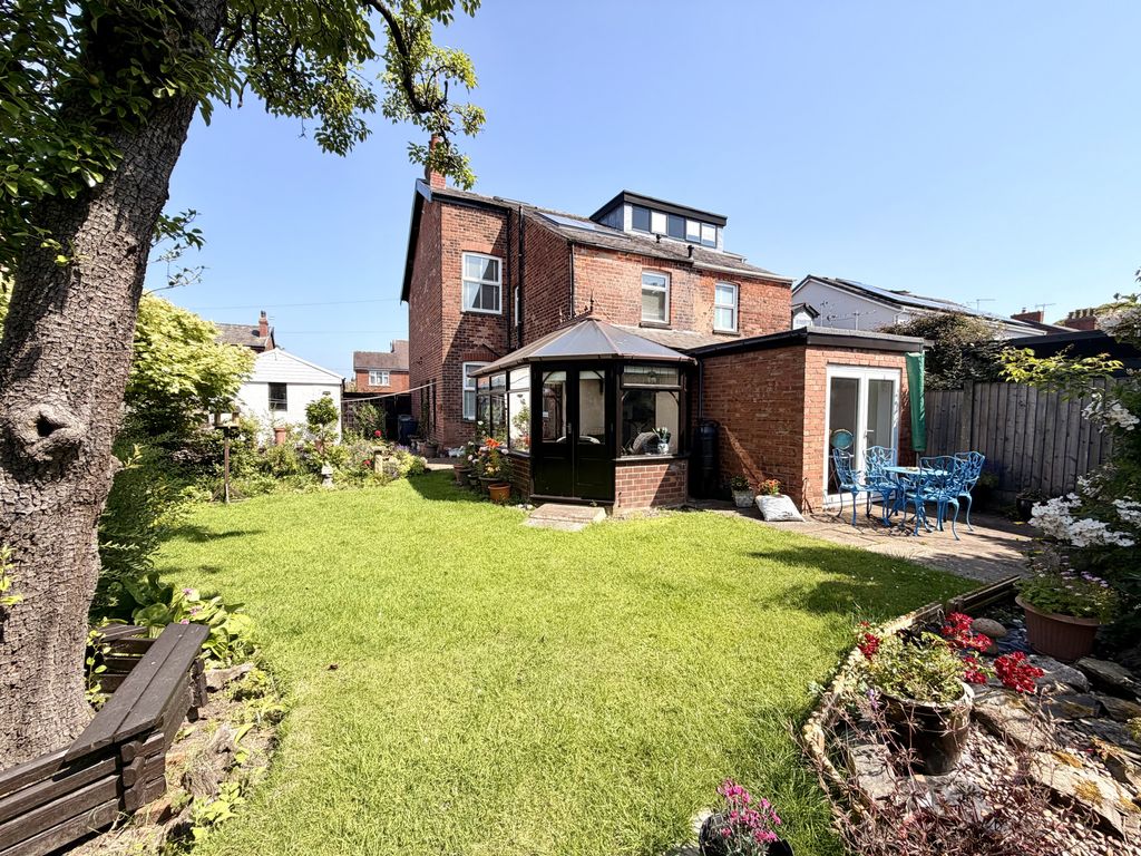 Property photo 2 of 30