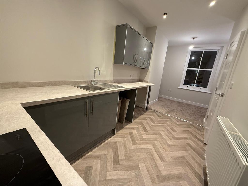 Property photo 3 of 6 Kitchen Living1.Jpg