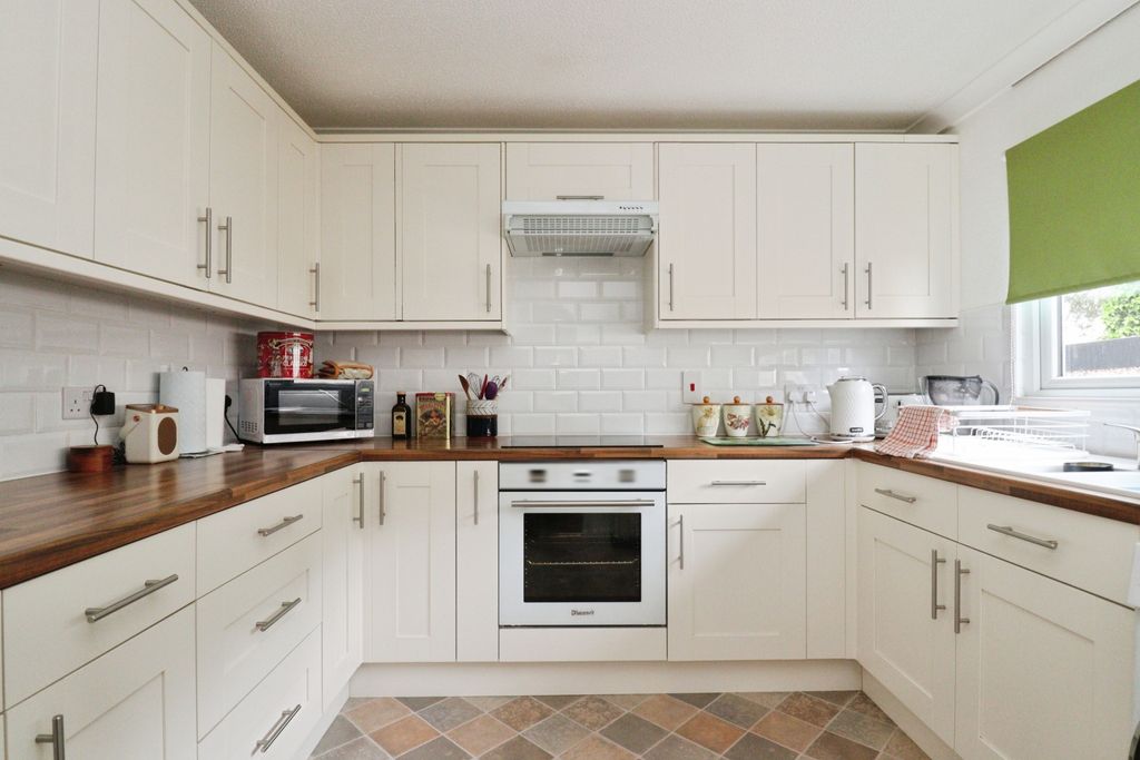 Property photo 3 of 14 Img_1007