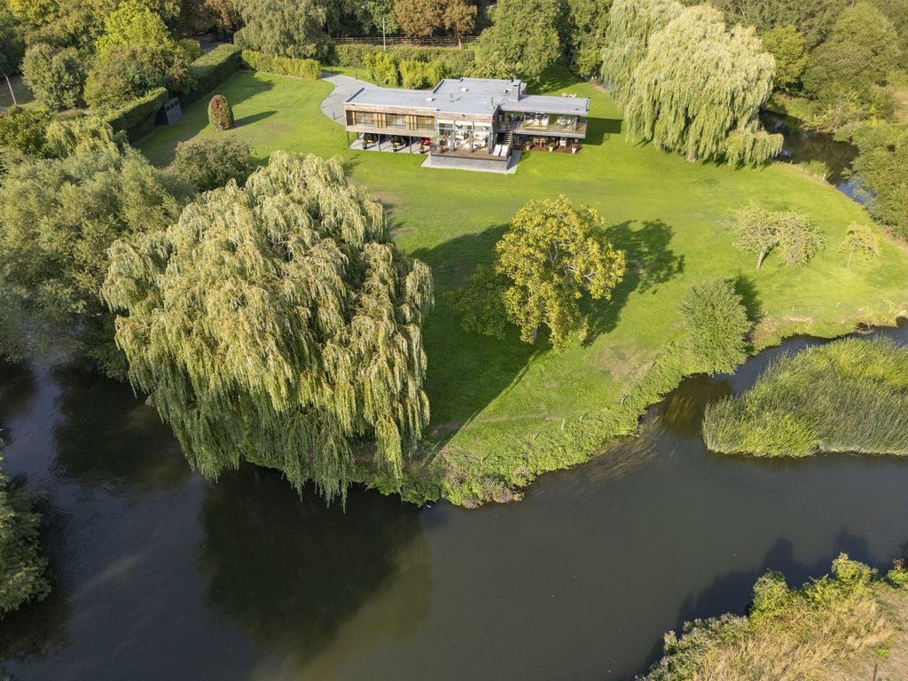 Property photo 3 of 31