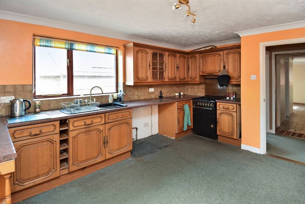 Property photo 2 of 23