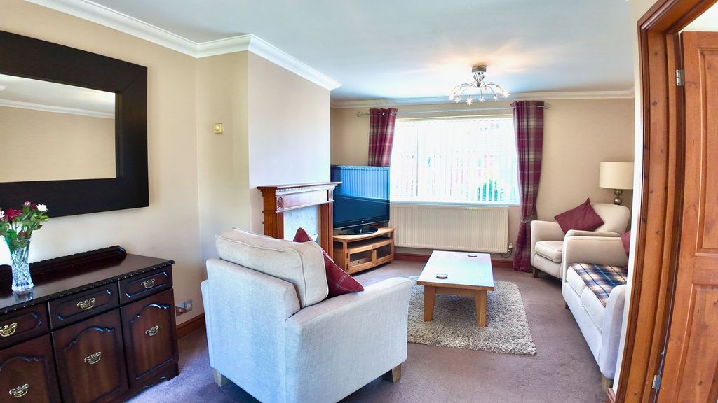 Property photo 2 of 25