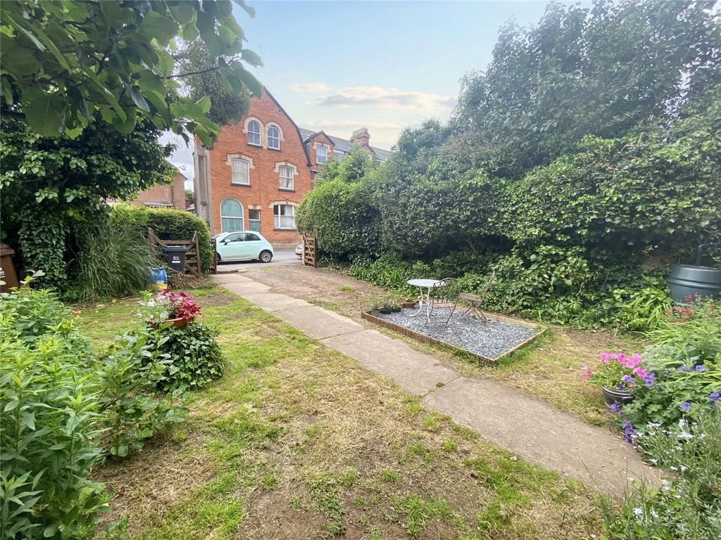 Property photo 3 of 16 Picture No. 18