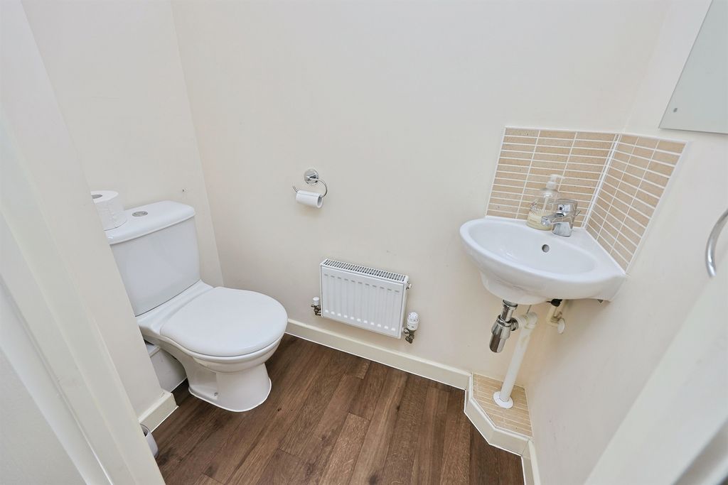 Property photo 3 of 16