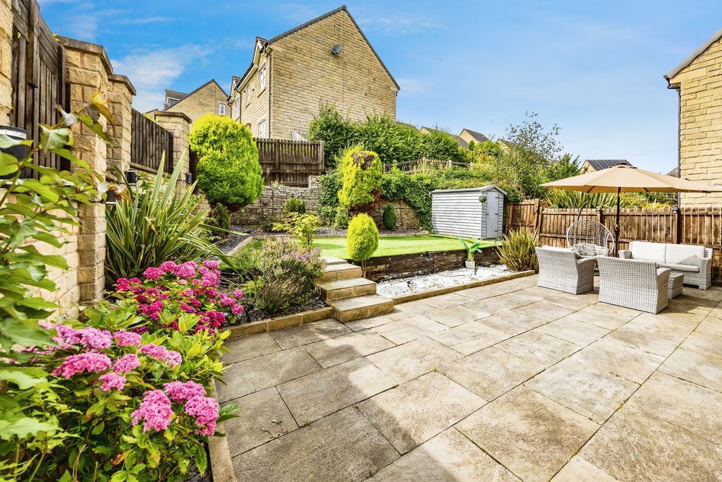 Property photo 3 of 21 Rear Gardens