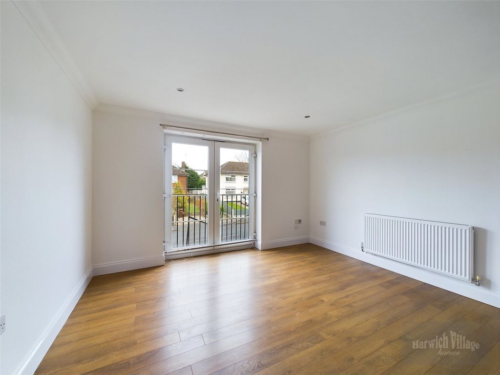 Property photo 2 of 9 Picture 2