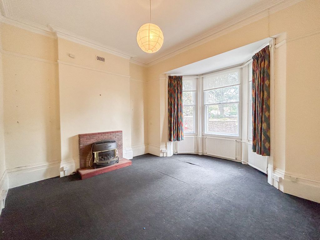 Property photo 3 of 41