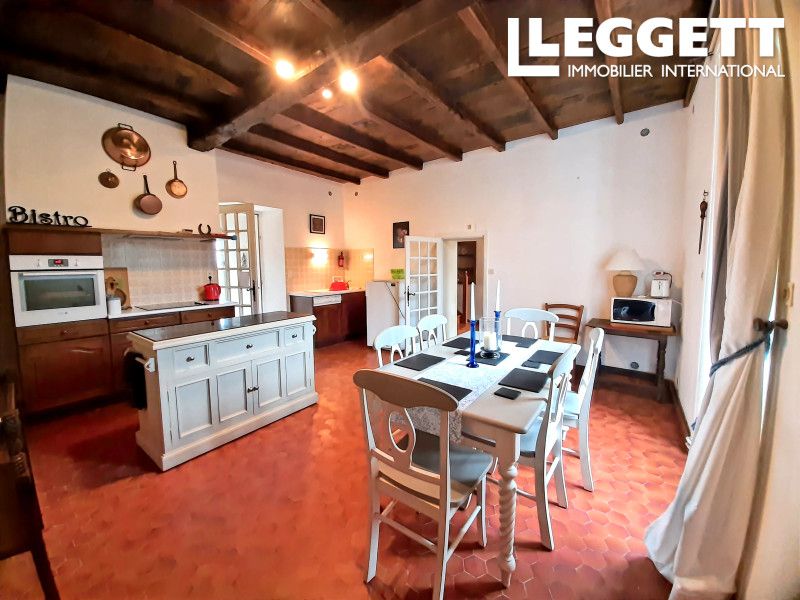 Property photo 2 of 10