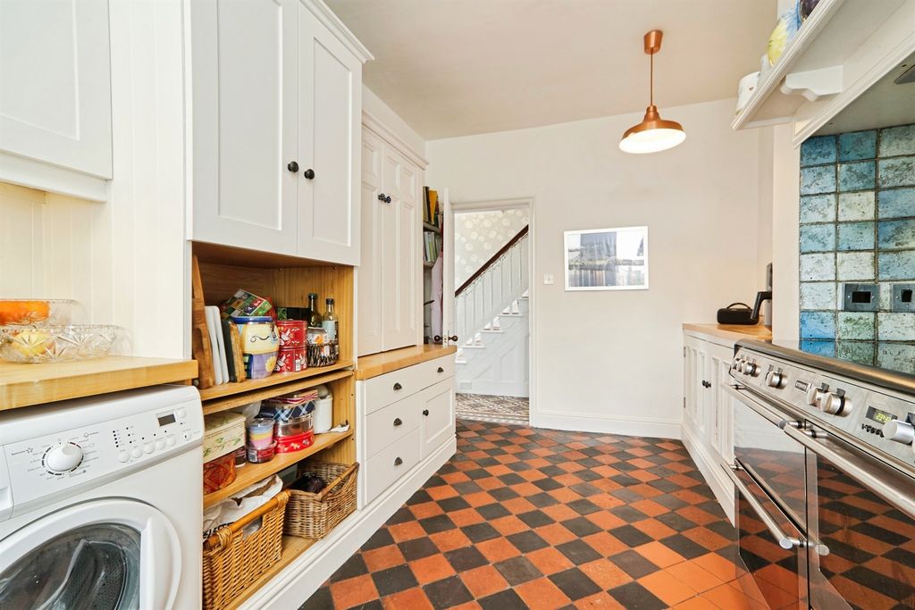 Additional image 3 of 4 bed semi-detached house for saleGreen Head Lane, Keighley BD20